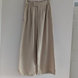 3/$30 Beige wide leg crop pants